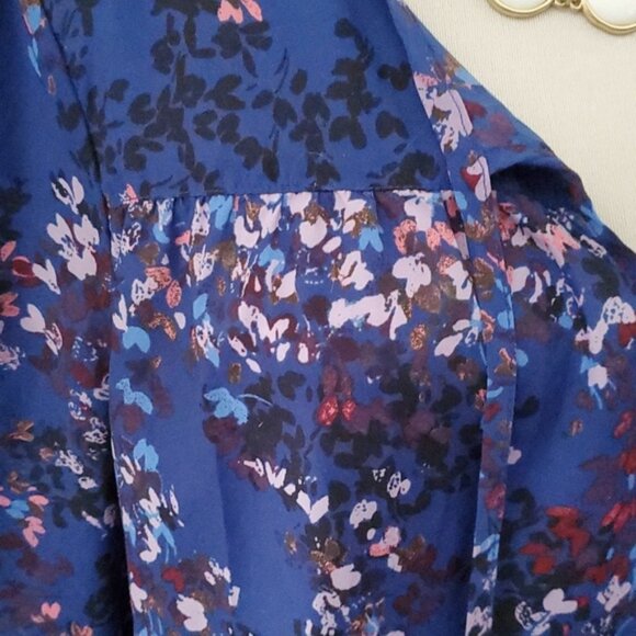 Floral Flowy Lightweight Blouse Large - Picture 3 of 5
